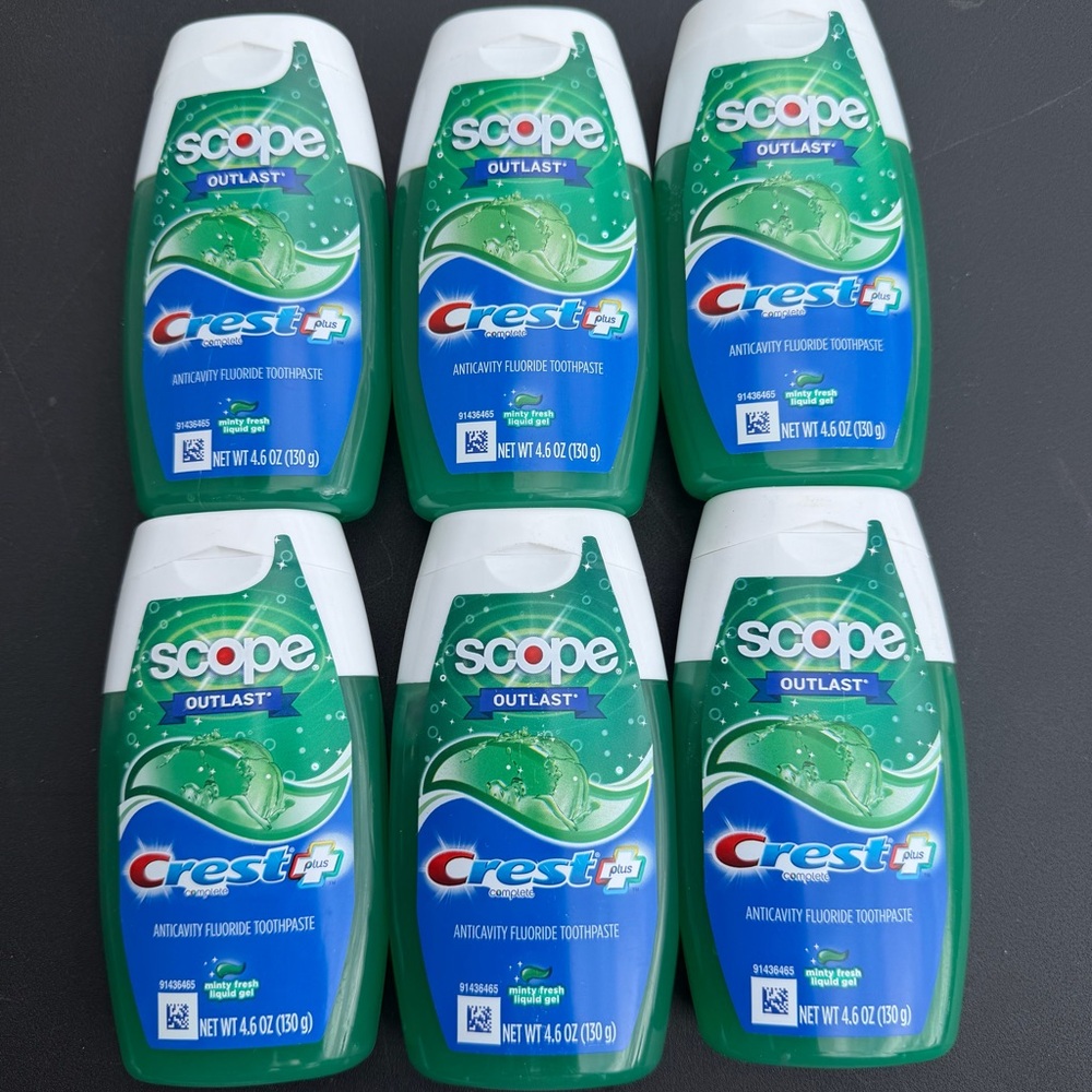 Crest Scope Outlast Toothpaste - Vibrant Green and Blue